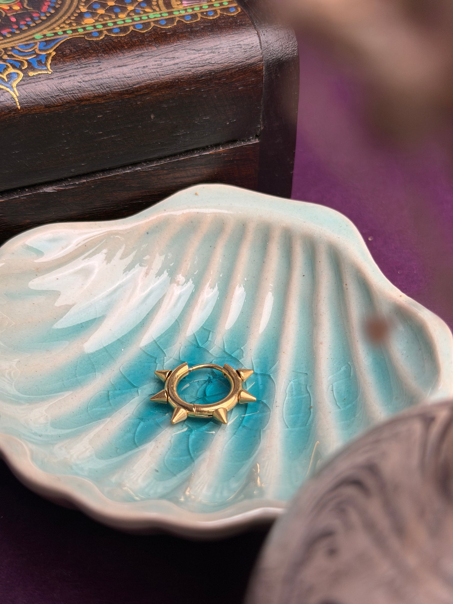 Thorn circle earring 18k gold plated