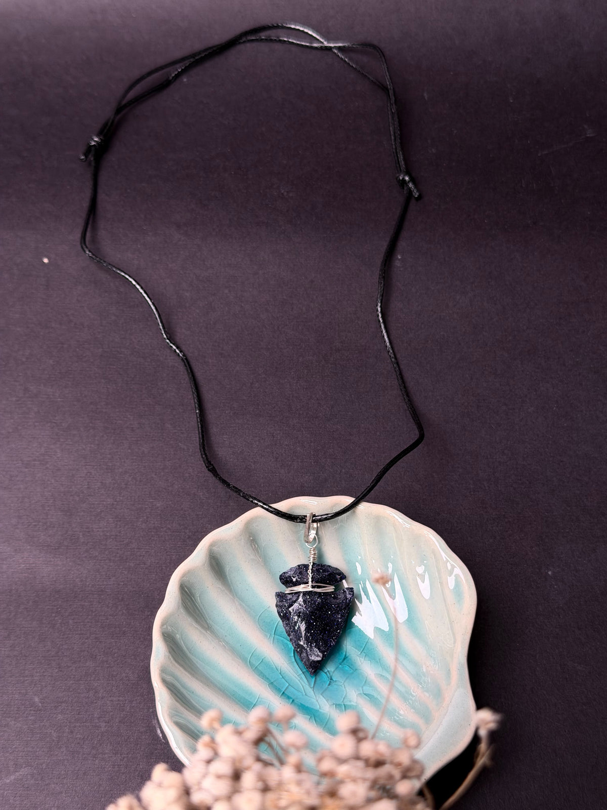 Taramandal Arrow necklace