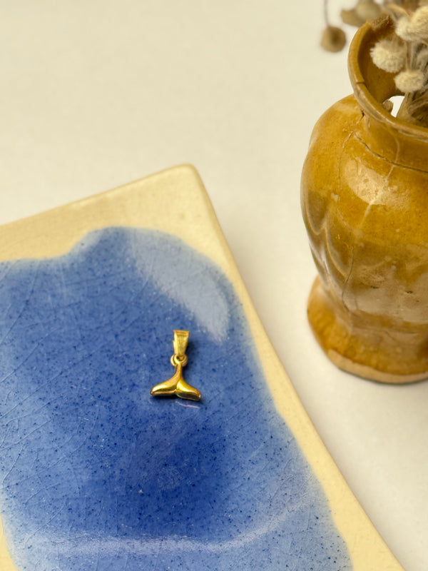 Fish tail stainless steel 18k gold plated pendant with hook