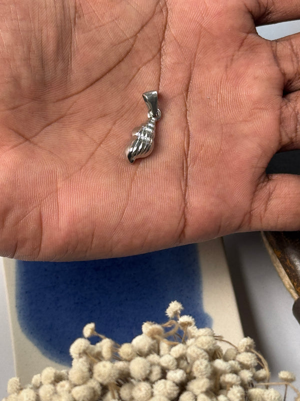 Shell stainless steel silver pendant with hook