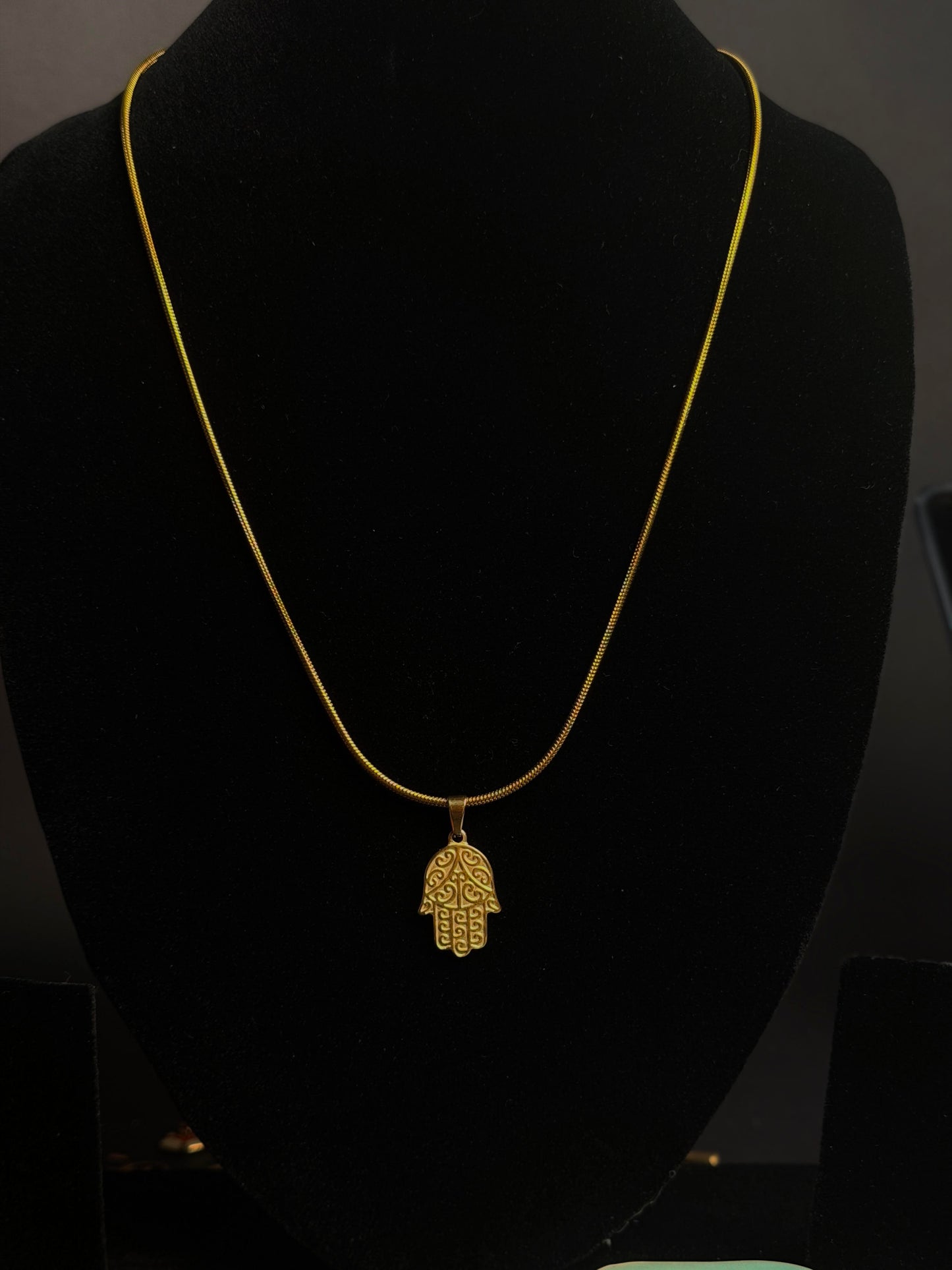 Filigree Hamsa hand stainless steel 18k gold plated chain