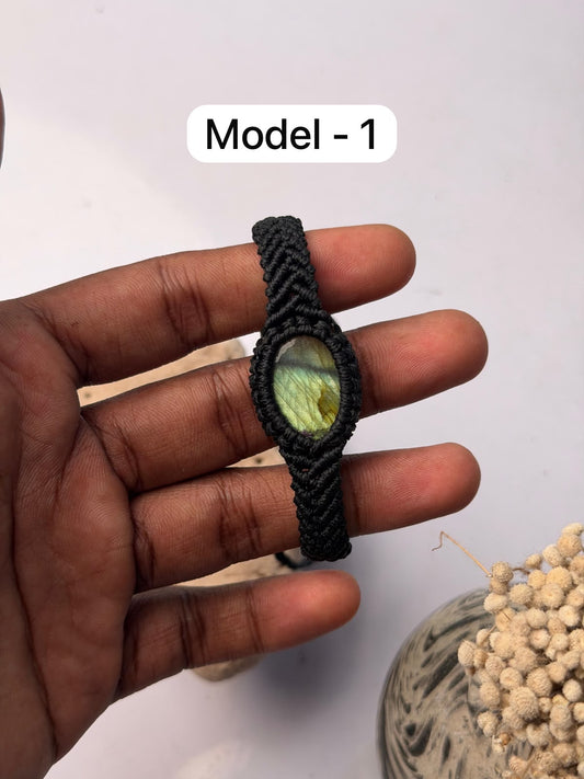 Labradorite stone macrame bracelet