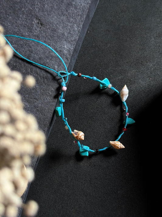 Macramé shell blue anklet