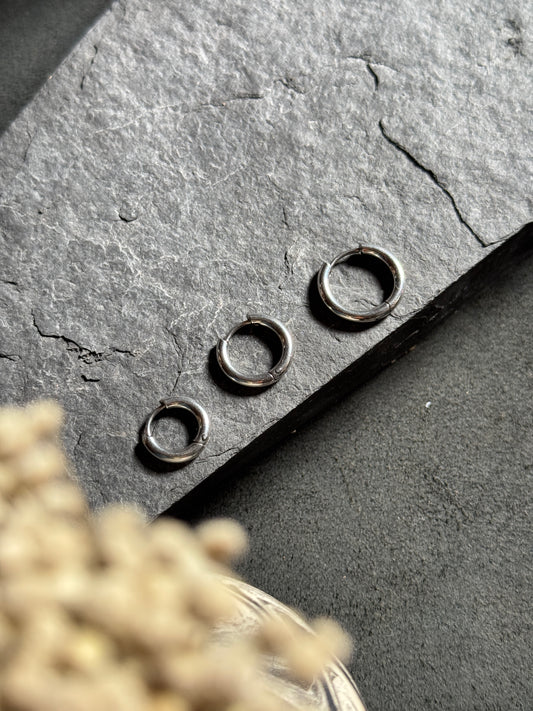 Simple stainless steel hoop earrings unisex