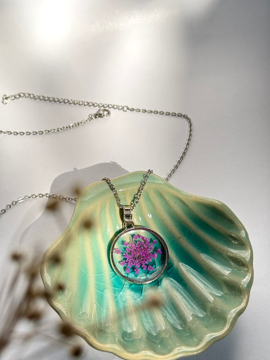 Purple queens anne's lace round stainless steel necklace