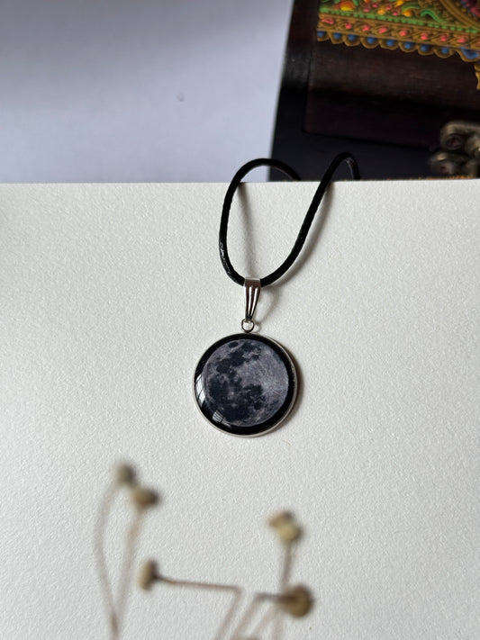 Full moon resin necklace