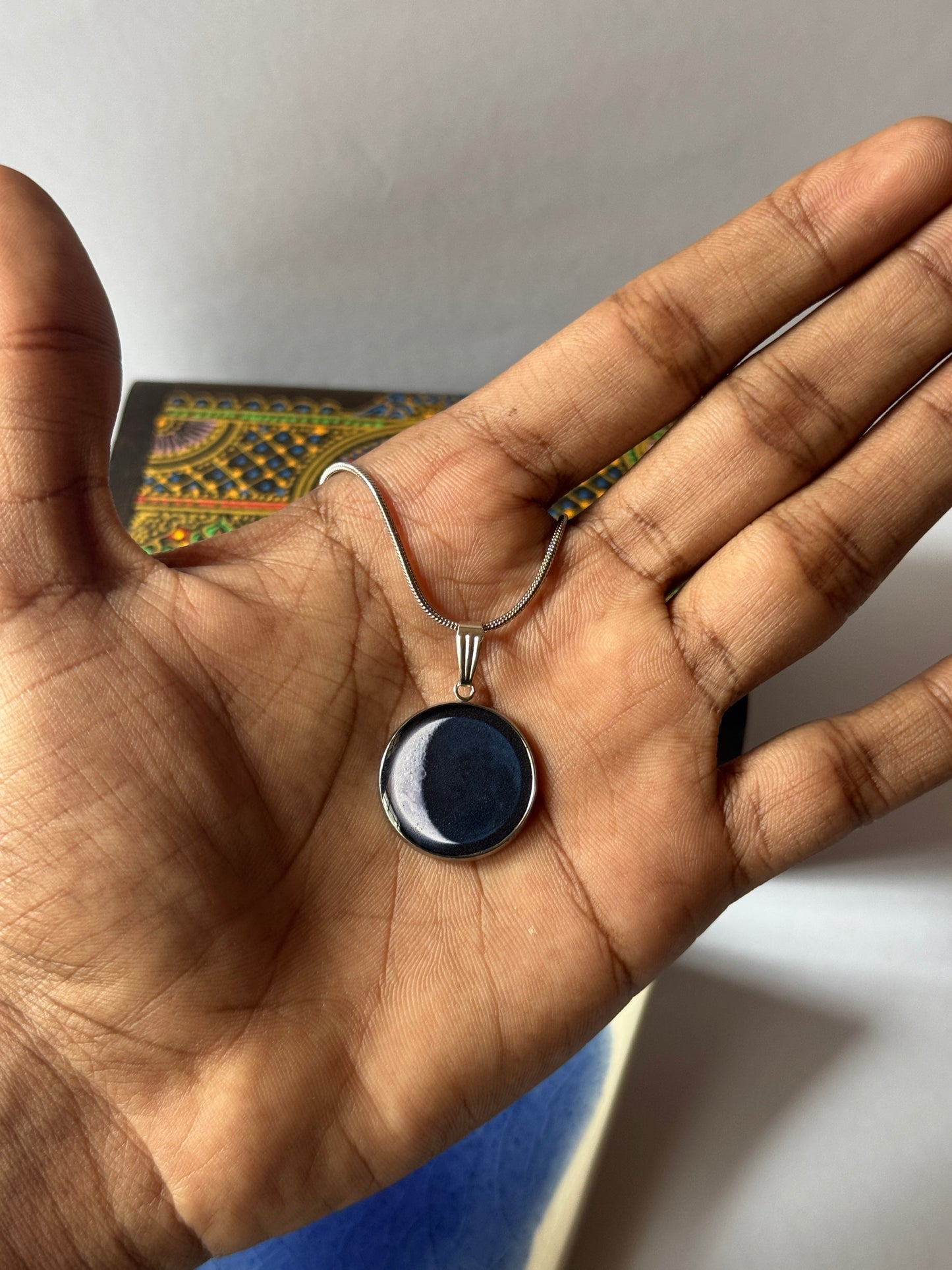 Crescent moon printed resin coated necklace in 1.2 ss