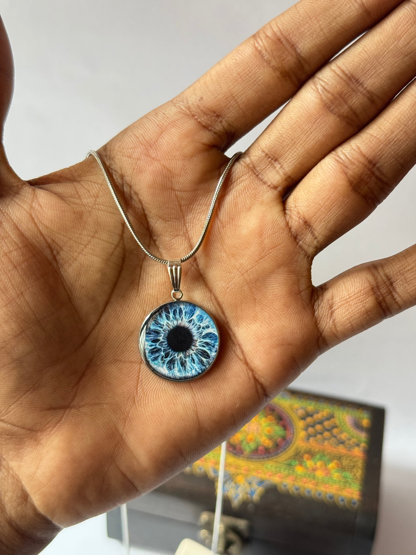 Blue eye resin necklace in 1.2 ss
