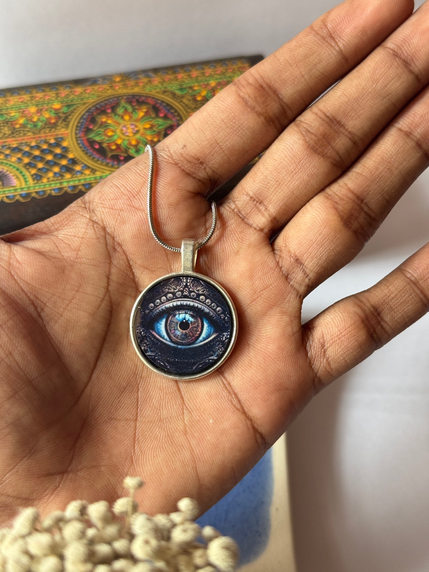 Blue dragon eye resin necklace in 1.2 ss