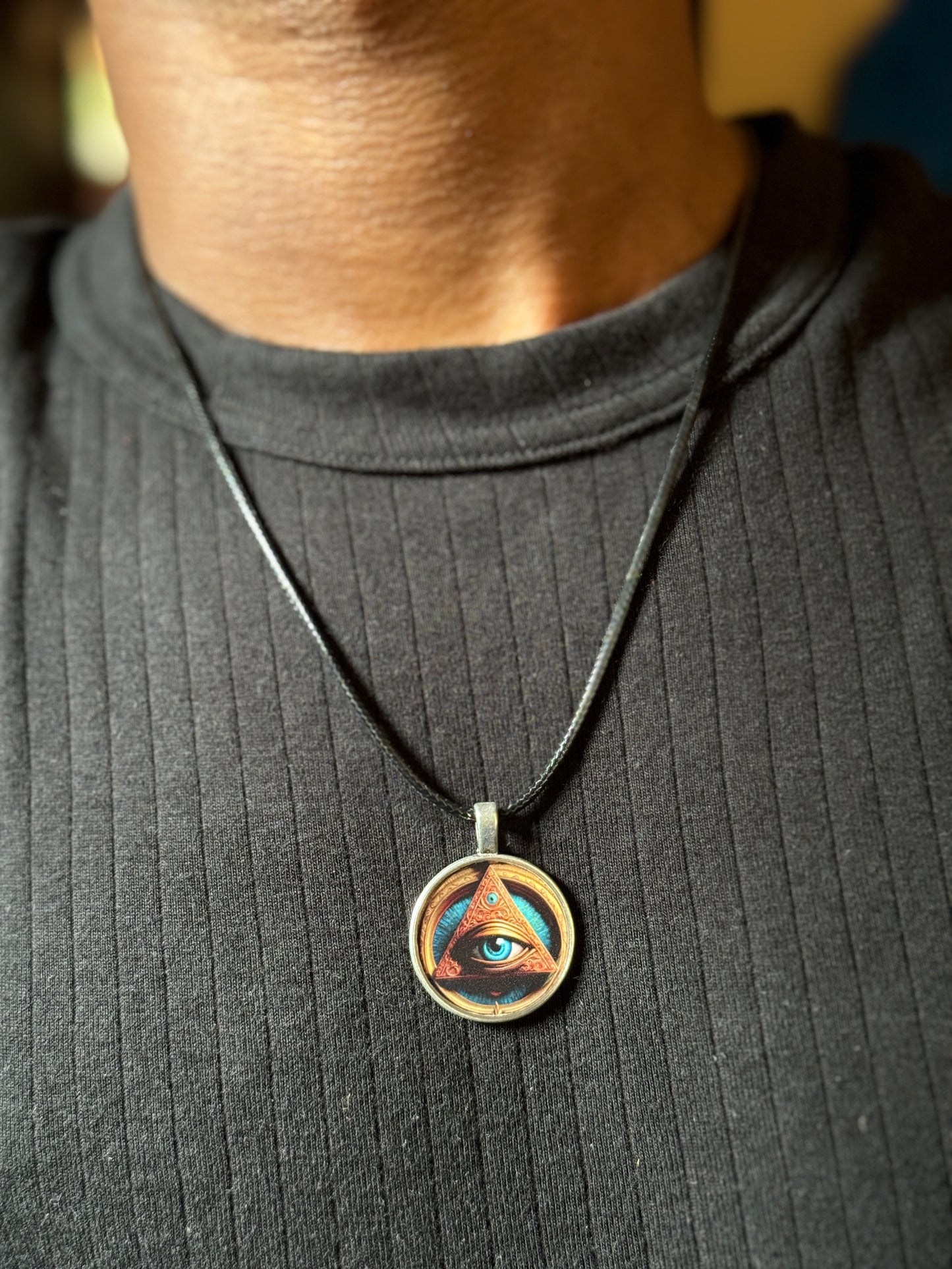 Illuminati round resin necklace