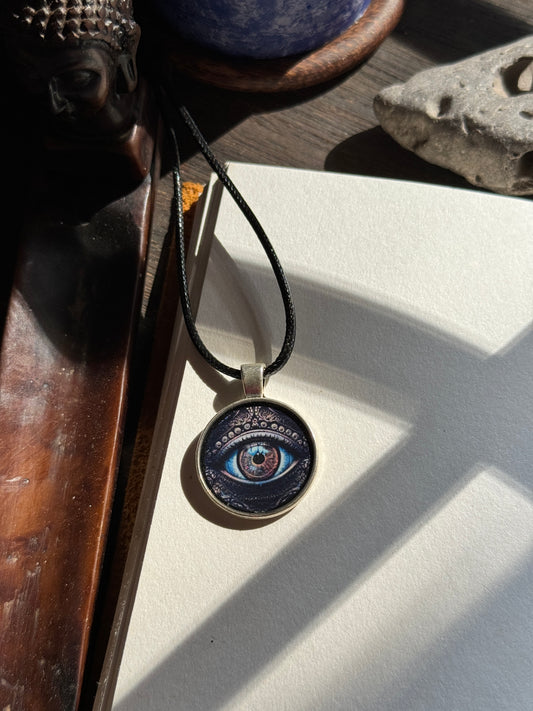 Blue dragon eye resin necklace