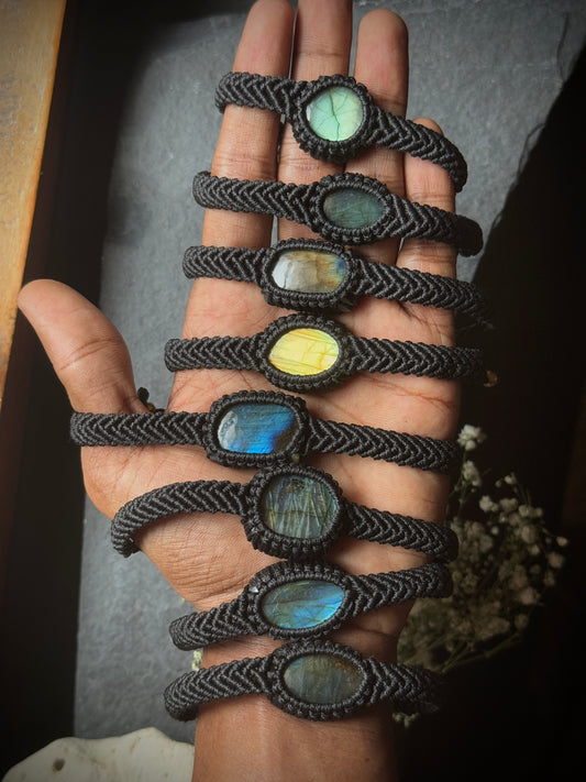 Labradorite stone macramé adjustable bracelet