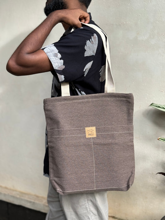 Plain brown tote bag (I)