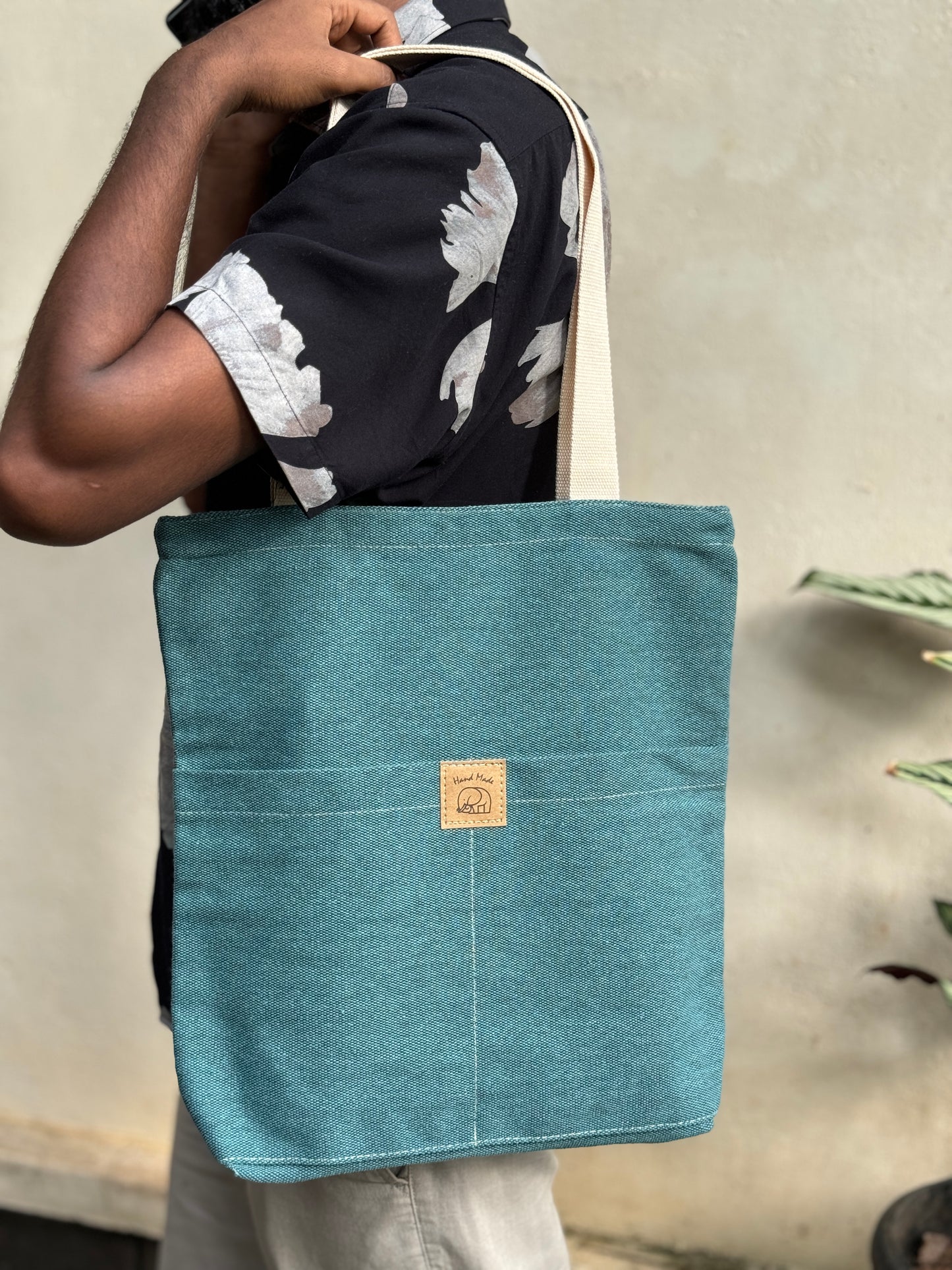 Plain green tote bag (H)