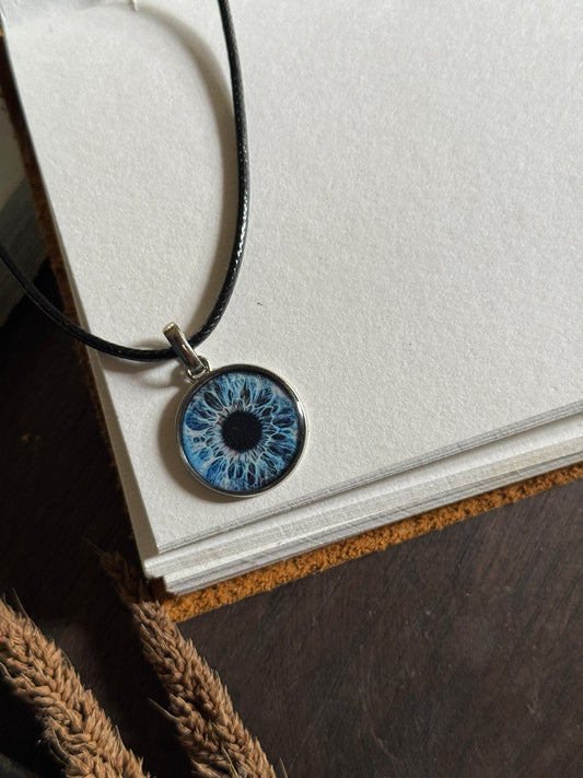 Blue eye resin necklace
