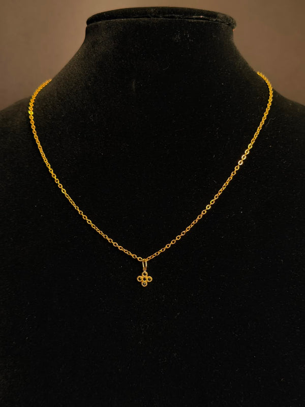 Tiny black stone trio round stainless steel 18k gold plated chain
