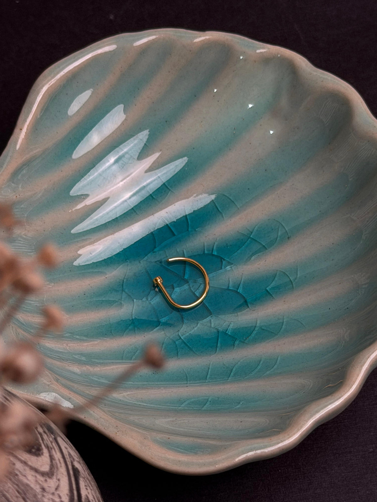 Clip-on Flat Round Hoop Gold ( fake nose ring )